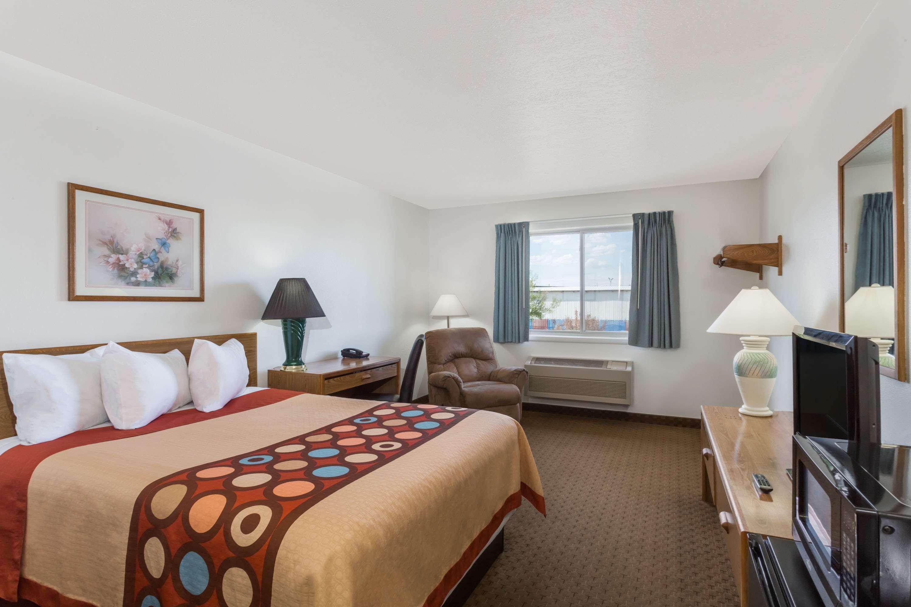 Hotel Super 8 By Wyndham Rexburg Exteriér fotografie