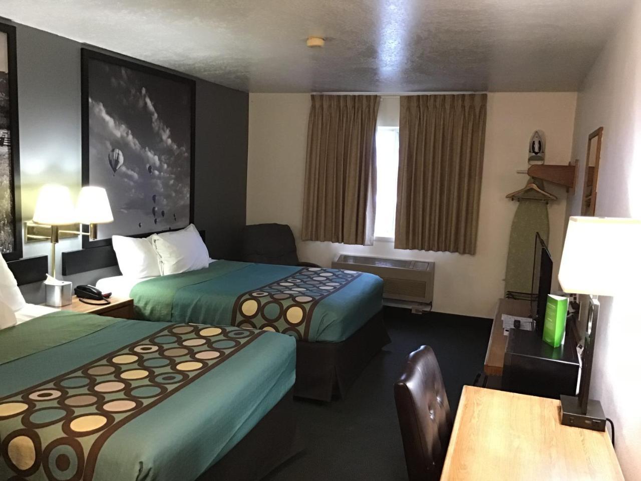 Hotel Super 8 By Wyndham Rexburg Exteriér fotografie